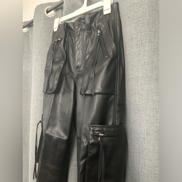 BLANKNYC] Womens Baxter Vegan Leather Cargo Pant Size 26 - Picture 6 of 7